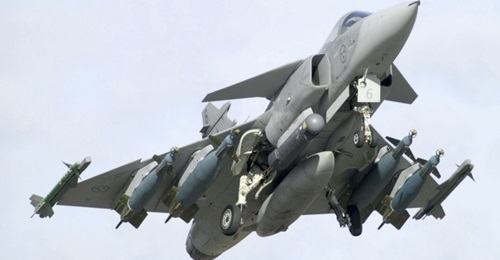 The SwAF is expected to retain 40 Gripen C/D fighters (pictured) to augment the 60 new Gripen Es for a combined fleet of 100 jets.