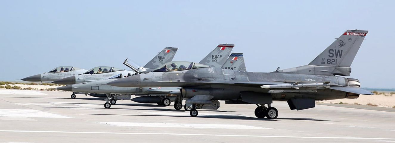 Three of the Bahraini aircraft and a US Air Force F-16 that participated in a joint exercise held on 6-10 December. (Bahrain Defence Force)