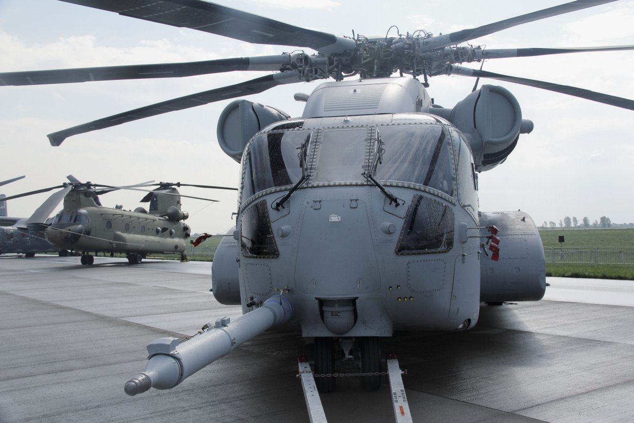 The CH-53K (foreground) and CH-47F (background) that were competing the now-cancelled STH requirement both featured on the flightline at the ILA Airshow 2018 in Berlin. (Janes/Gareth Jennings)