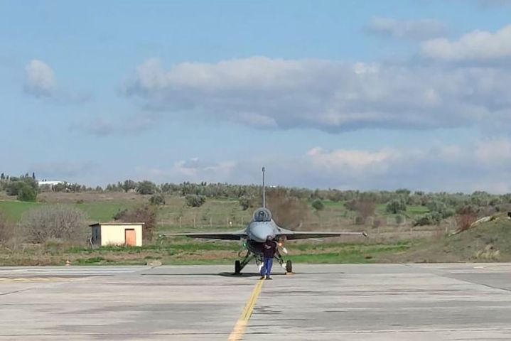 Greece is to upgrade 84 of its F-16C/D Fighting Falcons to the latest F-16V standard. (HAI)
