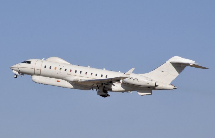 The USAF fields three Bombardier Global 6000 regional jet-based E-11A (one of the original four was lost on operations in Afghanistan in 2020) and three Northrop Grumman RQ-4 Global Hawk unmanned aircraft in the BACN role. (Janes/Gareth Jennings)