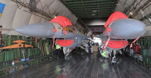 The first batch of F-16 jets for Top Aces is loaded aboard an An-124 airlifter in Israel ahead of its journey to North America.