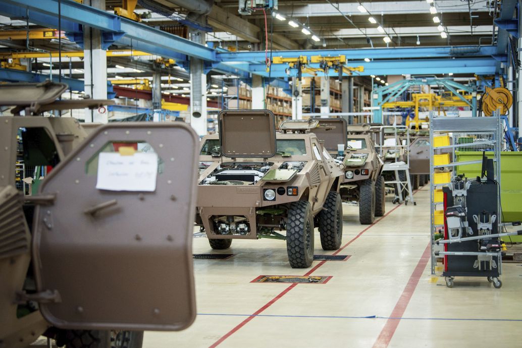 French Army VBL Ultima 4×4 scout vehicles on the Marolles-en-Hurepoix production line. (Arquus)