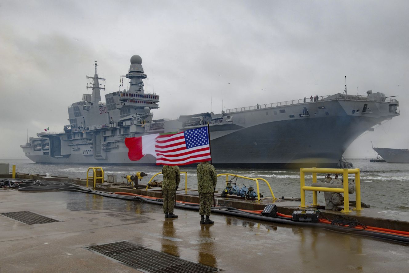 
        ITS
        Cavour
        arriving in Norfolk Naval Station for the F-35B certification campaign.
       (US Navy)