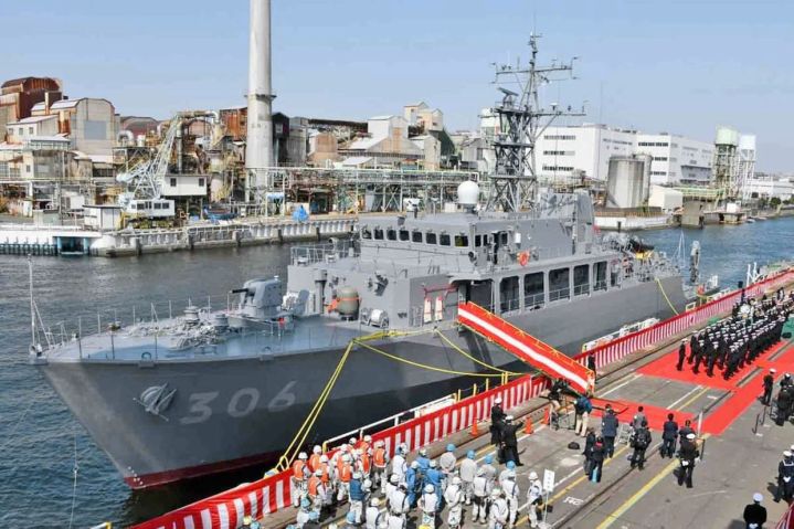 
        The JMSDF commissioned 
        Etajima
        , its third Awaji-class MCMV, in a ceremony held on 16 March in Yokohama City, Kanagawa Prefecture.  
       (JMSDF)