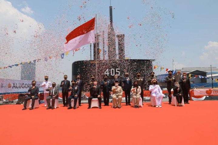 
        The TNI-AL took delivery of its third Nagapasa-class SSK in a ceremony held on 17 March at the facilities of state-owned shipbuilder PT PAL in Surabaya. 
        Alugoro
         is the first-ever SSK to be assembled in Indonesia. 
       (Indonesian MoD)