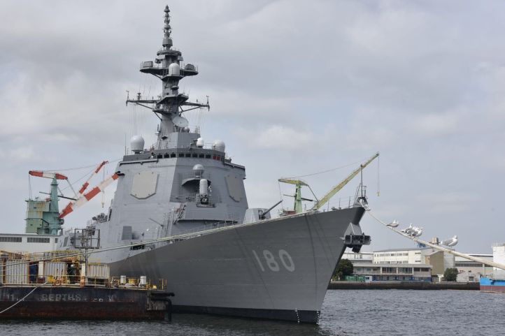 
        The JMSDF commissioned JS 
        Haguro
        , its second Maya (Improved Atago)-class Aegis-equipped destroyer, in a ceremony held on 19 March in Yokohama City.
       (Japanese MoD)