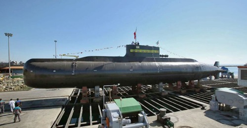 The IRGC will receive 'semi-heavy' submarines, a description previously given to Fateh, which was officially launched in February 2019.