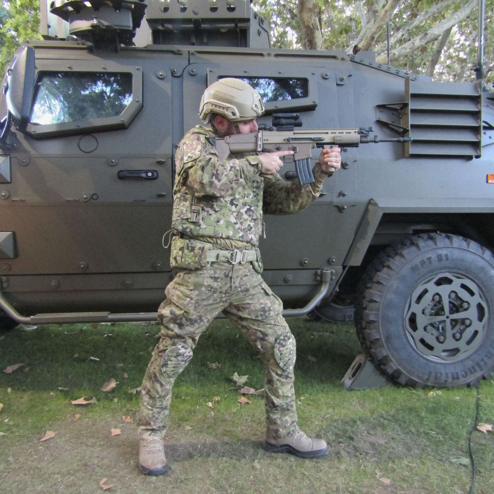 The SCS programme is outfitting Portuguese dismounted soldiers with an array of new equipment. (Victor Barreira)
