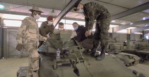 Libyans are trained on an M60A1 at an unidentified location.