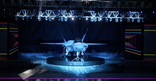 South Korea rolled out the first prototype of its KF-21 Boramae multirole fighter aircraft in a ceremony held on 9 April at KAI headquarters in Sacheon.